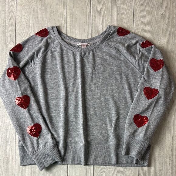 XL Victoria’s secrets sweater, hearts on sleeves - Picture 1 of 5